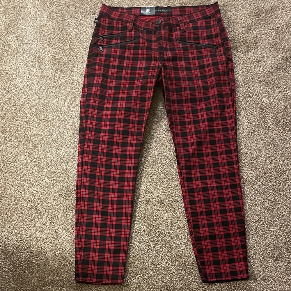 NWT Rock & Republic Black and Red Checkered Skinny Jeans